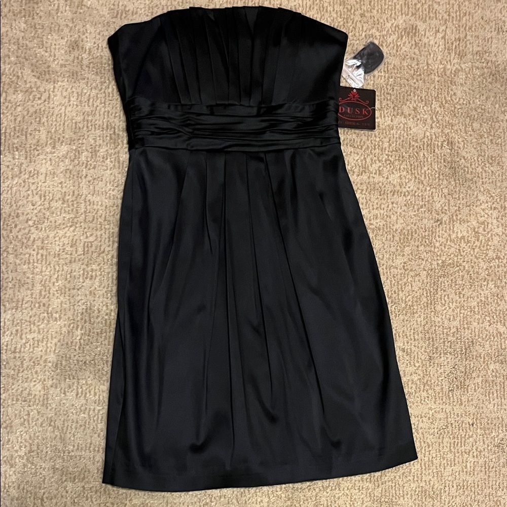 Elegant Black Strapless Dress